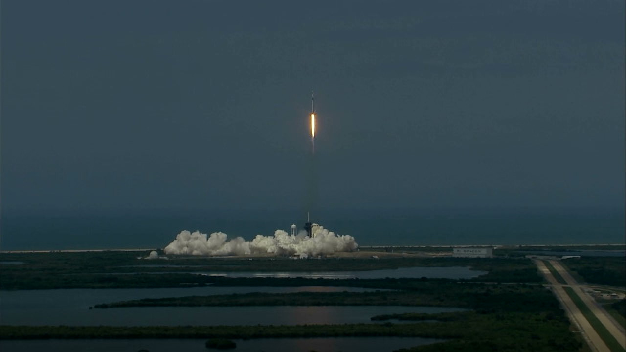 La capsula Dragon è in orbita, in rotta verso la ISS