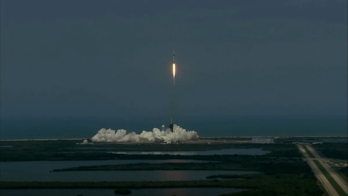 La capsula Dragon è in orbita, in rotta verso la ISS