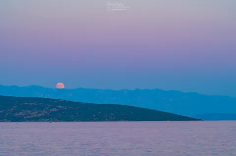 Buck Moon and Belt of Venus